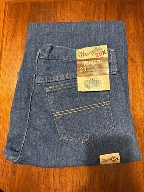 Wrangler men’s 20X Relaxed 31 x 38 jeans Style 23